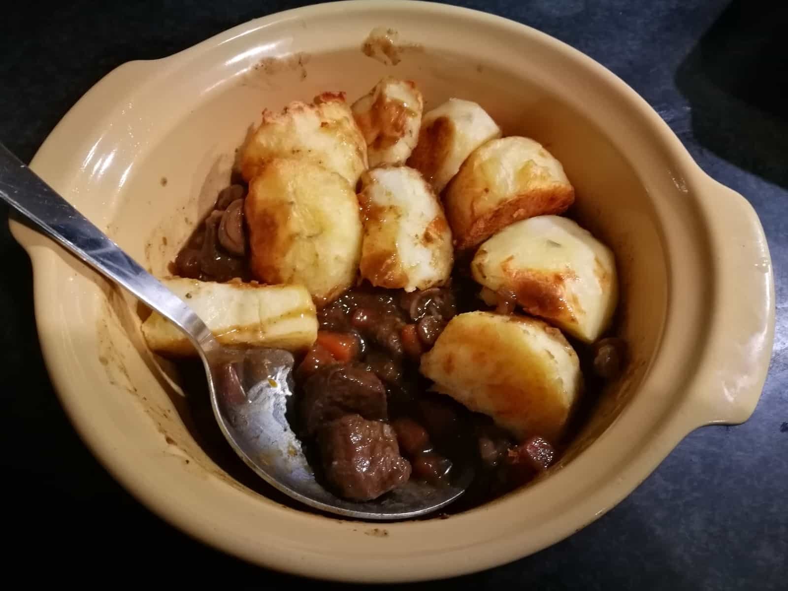 Fray Bentos Steak and Kidney Pie with mashed potatoes - Yummy Lummy